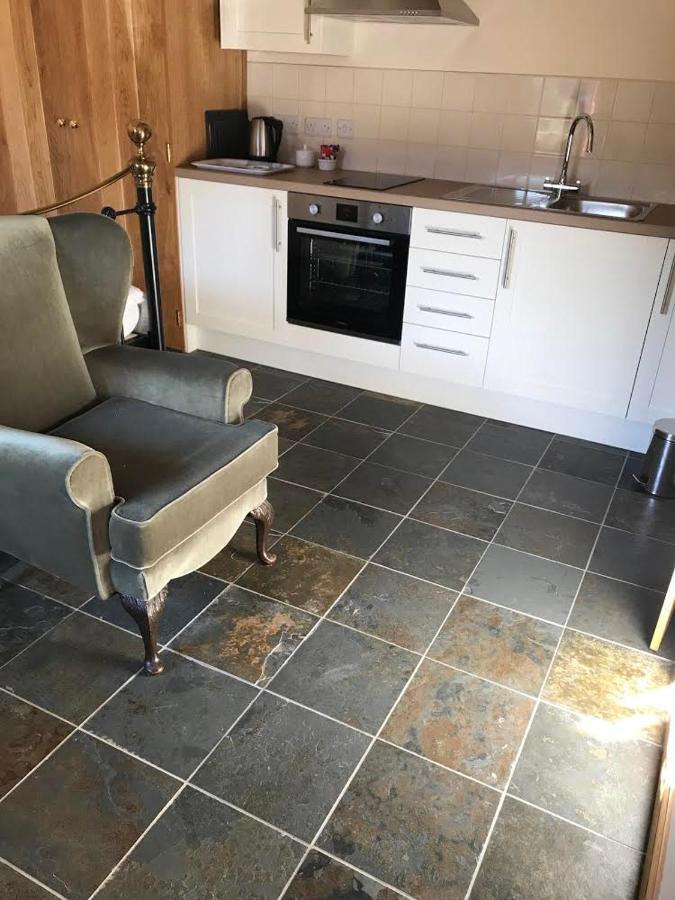 Nuneaton - Cottage - Sleeps 2 - Parking - Garden Exterior photo