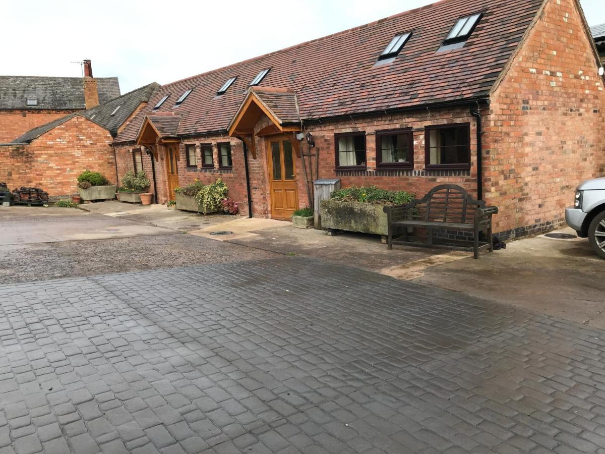 Nuneaton - Cottage - Sleeps 2 - Parking - Garden Exterior photo